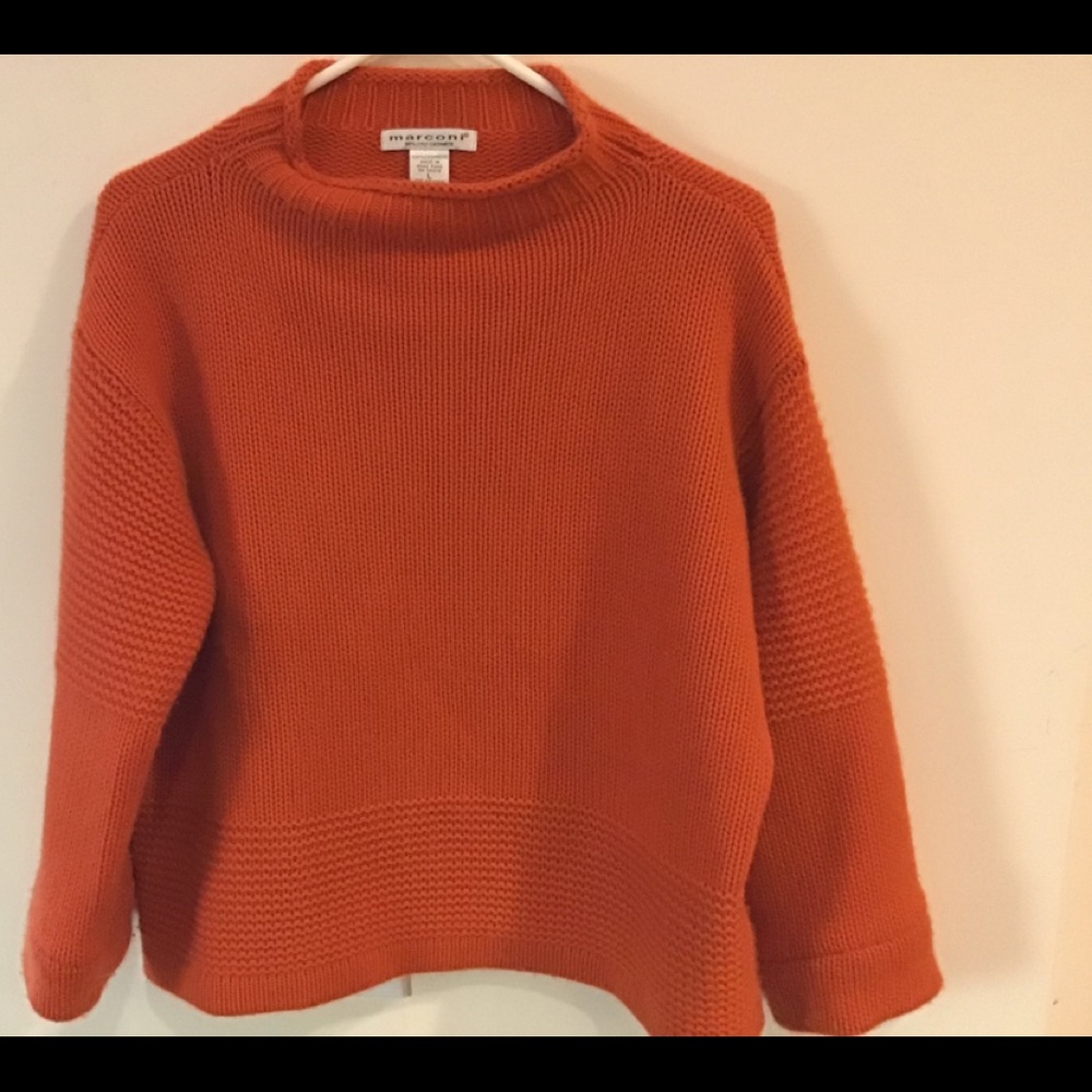 Marconi 100% cashmere sweater.